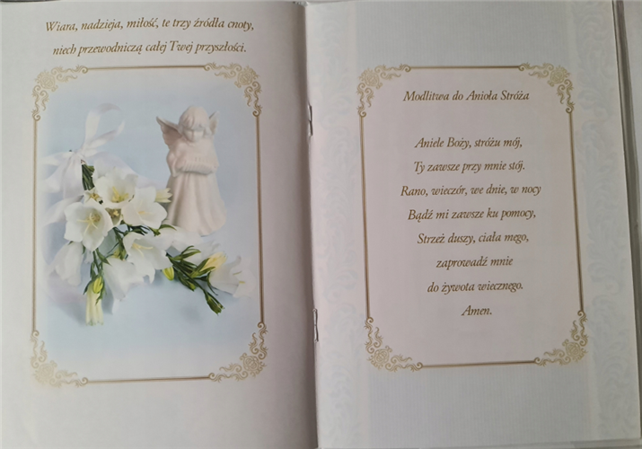 książeczka na Chrzest Święty, pamiątka na Chrzest  14,5 cm *20,5 cm 17368635595