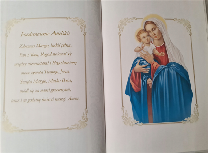książeczka na Chrzest Święty, pamiątka na Chrzest  14,5 cm *20,5 cm 17368635595