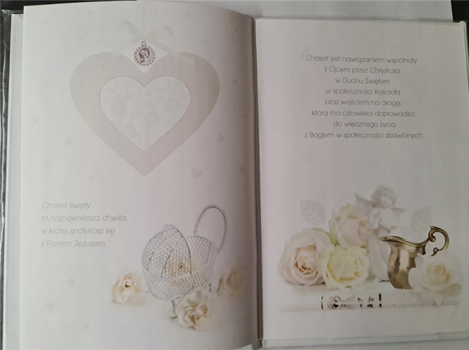 książeczka na Chrzest Święty, pamiątka na Chrzest 14,5 cm *20,5 cm 17368634285