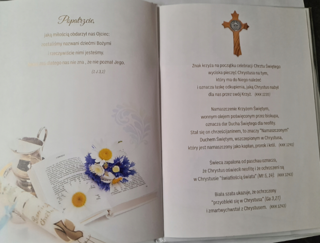 książeczka na Chrzest Święty, pamiątka na Chrzest 14,5 cm *20,5 cm 16897832039