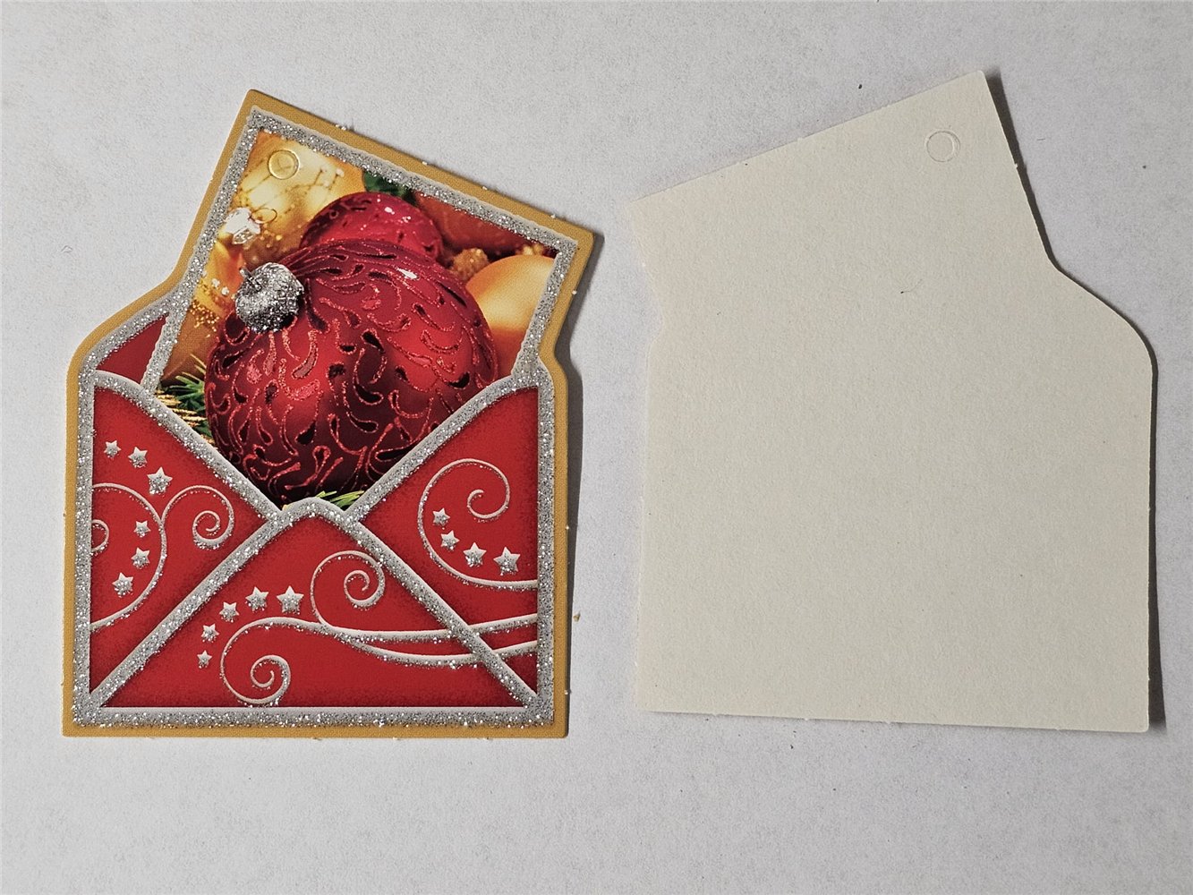 zawieszki przywieszki bileciki na paczki  7,5 x 9 cm