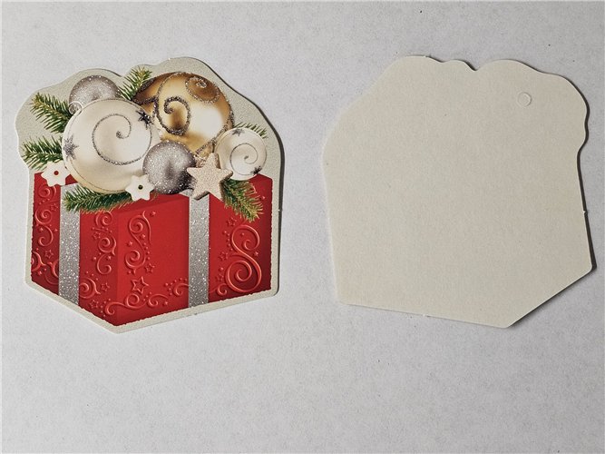 zawieszki przywieszki bileciki na paczki  7,5 x 9 cm
