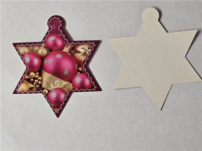 zawieszki przywieszki bileciki na paczki  7,5 x 9 cm