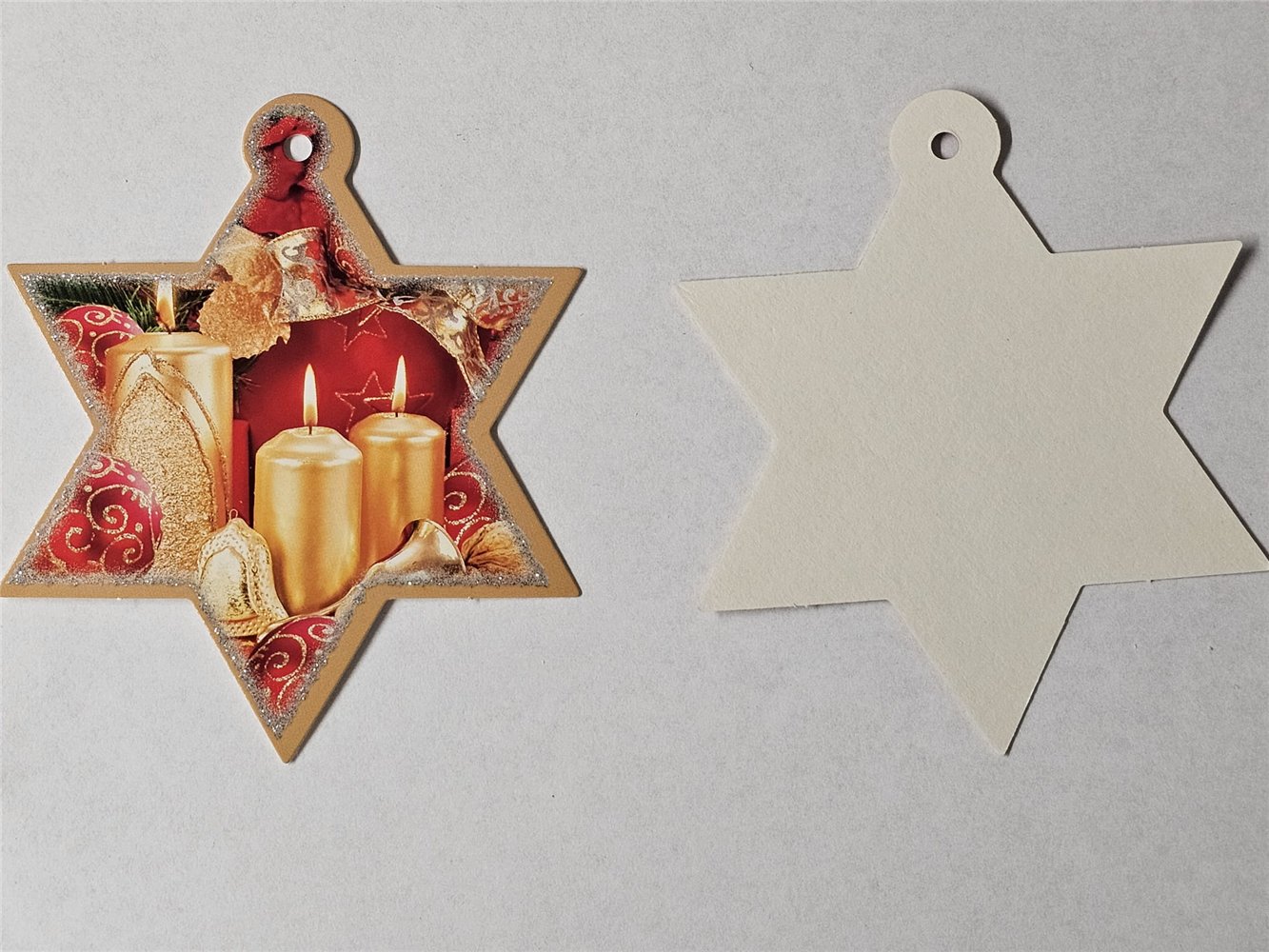 Zawieszki bileciki wzór Gwiazdka Złota 7,5 x 9 cm na paczki