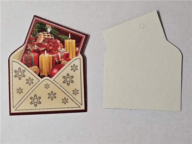 zawieszki przywieszki bileciki na paczki  7,5 x 9 cm