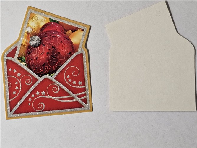 zawieszki przywieszki bileciki na paczki  7,5 x 9 cm