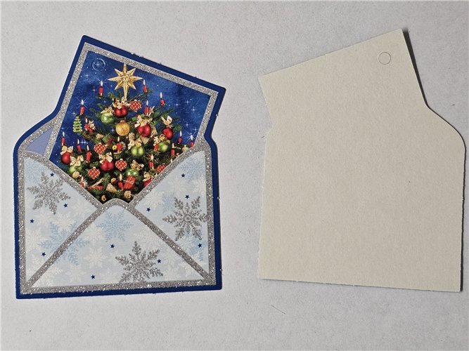 zawieszki przywieszki bileciki na paczki  7,5 x 9 cm